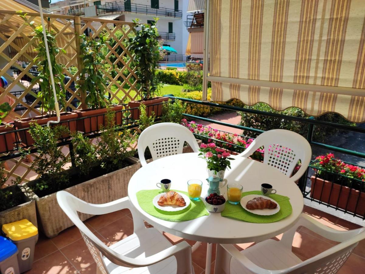 Sea Garden, Fronte Mare Con Piscina Apartman Mascali Kültér fotó