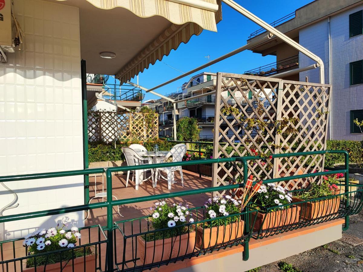 Sea Garden, Fronte Mare Con Piscina Apartman Mascali Kültér fotó