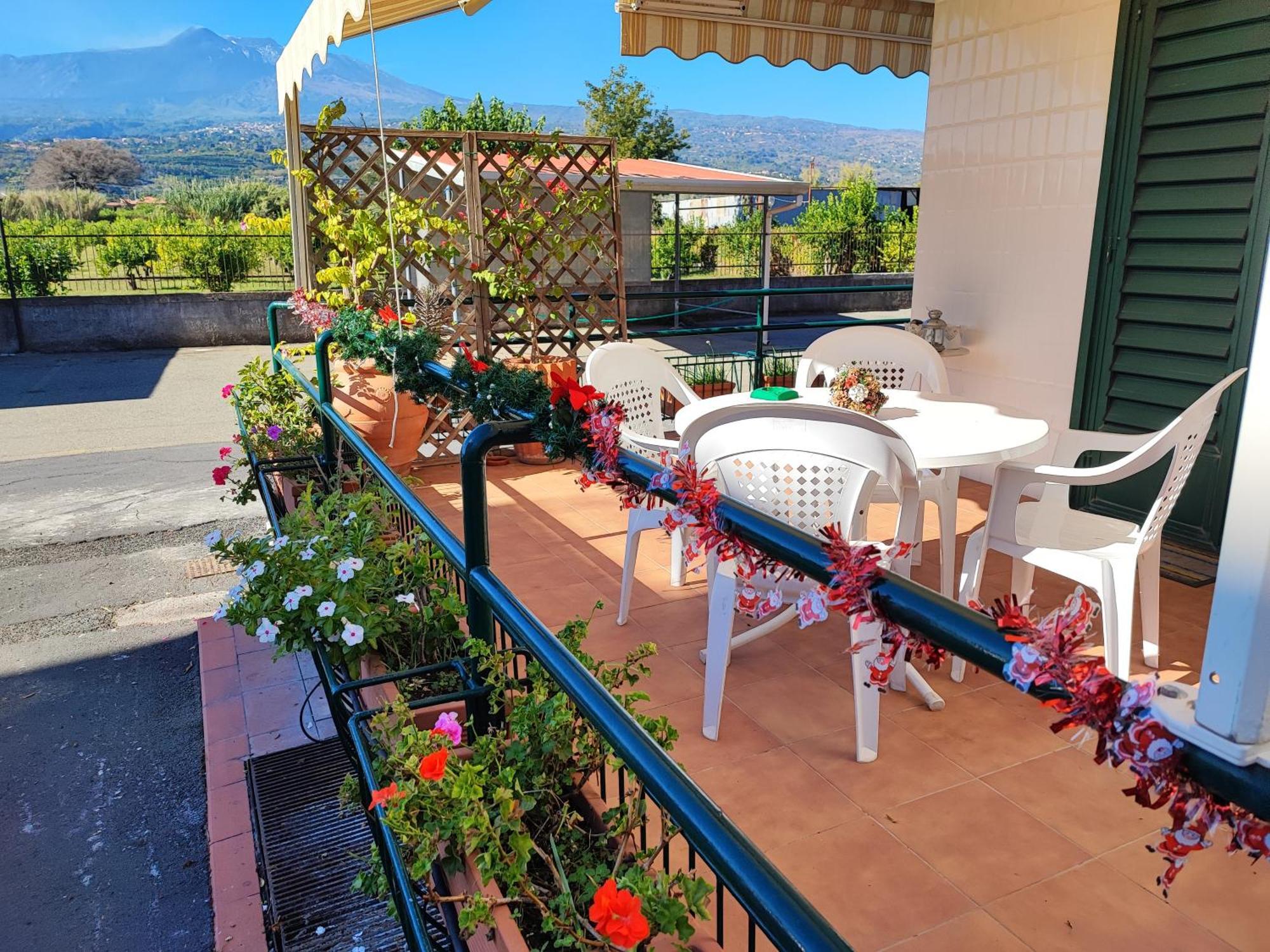 Sea Garden, Fronte Mare Con Piscina Apartman Mascali Kültér fotó